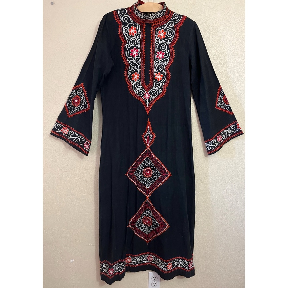 Indian Kaftan Dress Made in India • Hand Loom Black w/Embroidered Medium